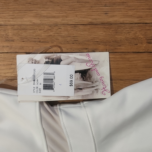 New With Tags NWT Honey and Rosie Sleeveless Ivory White Dress Size Medium - Picture 3 of 5